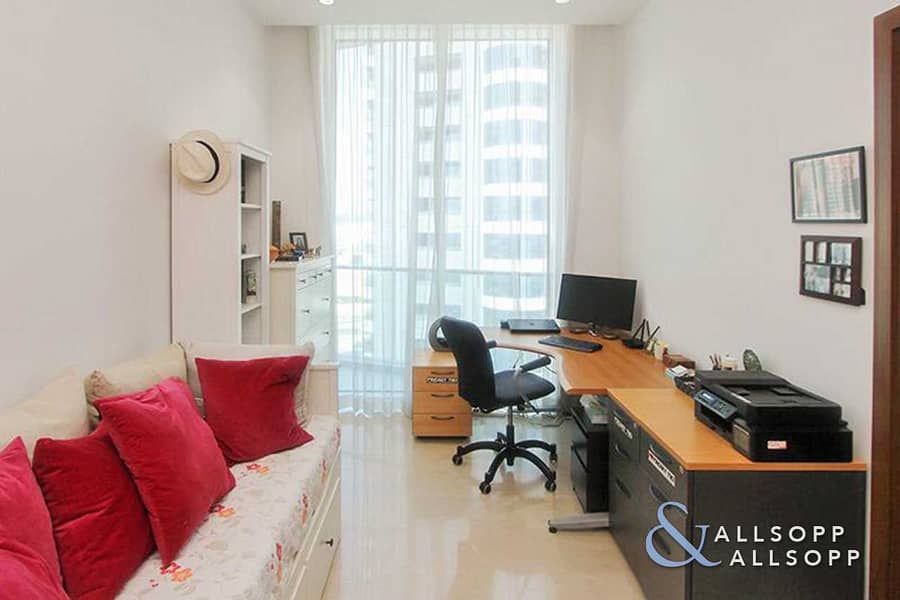 16 Exclusive | 3 Bed | Furnished | Upgraded
