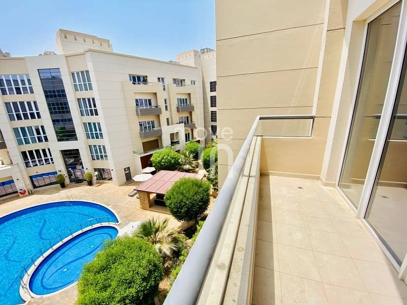 Superb Bright 1 Bed |Large Balcony | Pool Views