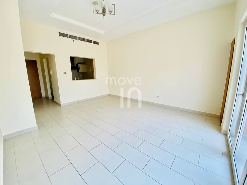 6 Superb Bright 1 Bed |Large Balcony | Pool Views