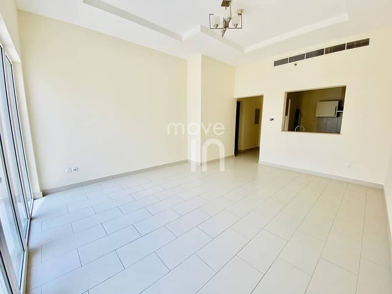8 Superb Bright 1 Bed |Large Balcony | Pool Views