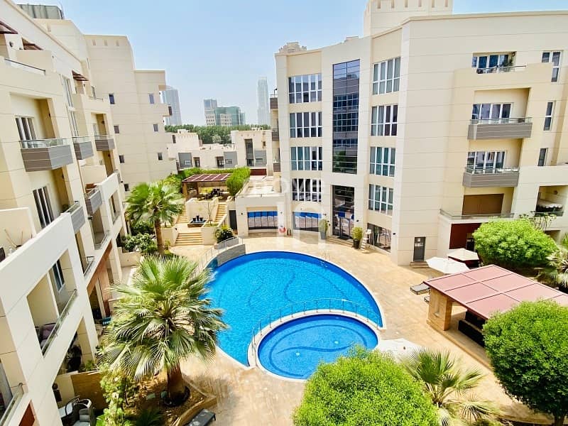 18 Superb Bright 1 Bed |Large Balcony | Pool Views