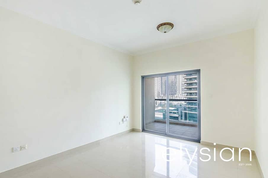 Marina View | Great Location | Spacious 1 Bed