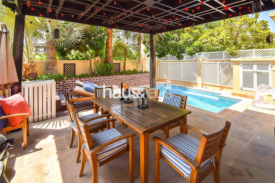 2 Exclusive | Upgraded Corner Unit | Private Pool