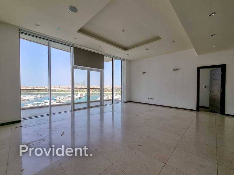 4 Sea View | Spacious and Bright | Vacant