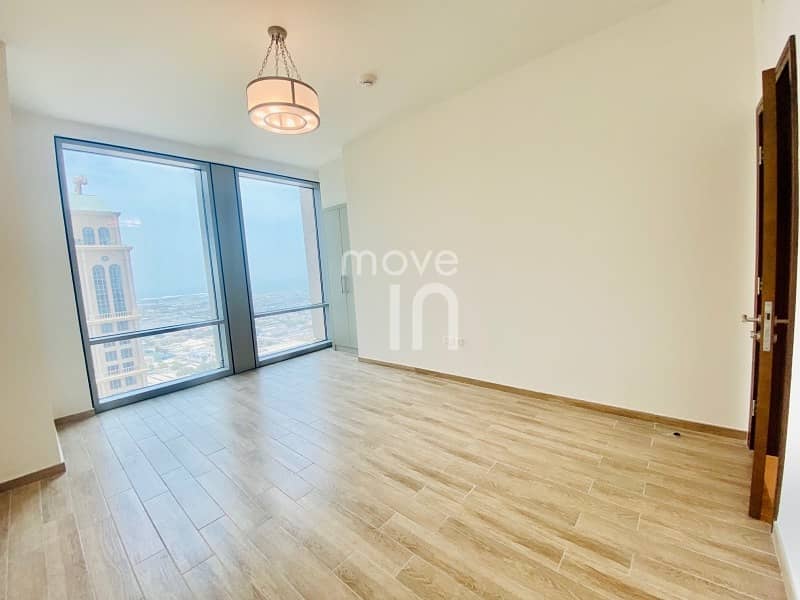 22 Fabulous Brand New - 3 Bed Apartment - High Floor