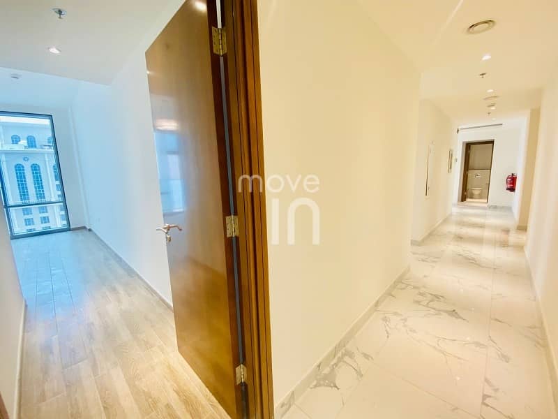 24 Fabulous Brand New - 3 Bed Apartment - High Floor