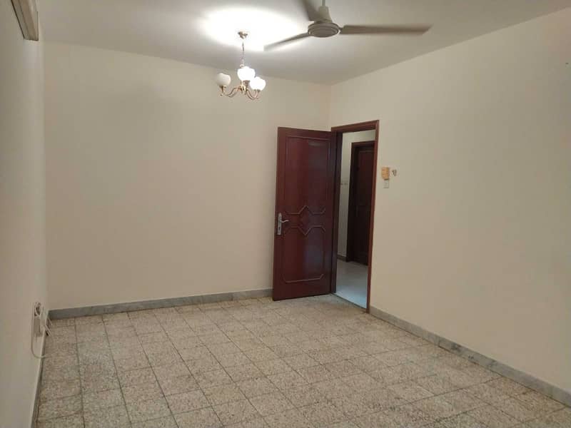 位于迪拜湾，乌姆胡莱尔区，乌姆胡莱尔1号区 1 卧室的公寓 37000 AED - 5338462