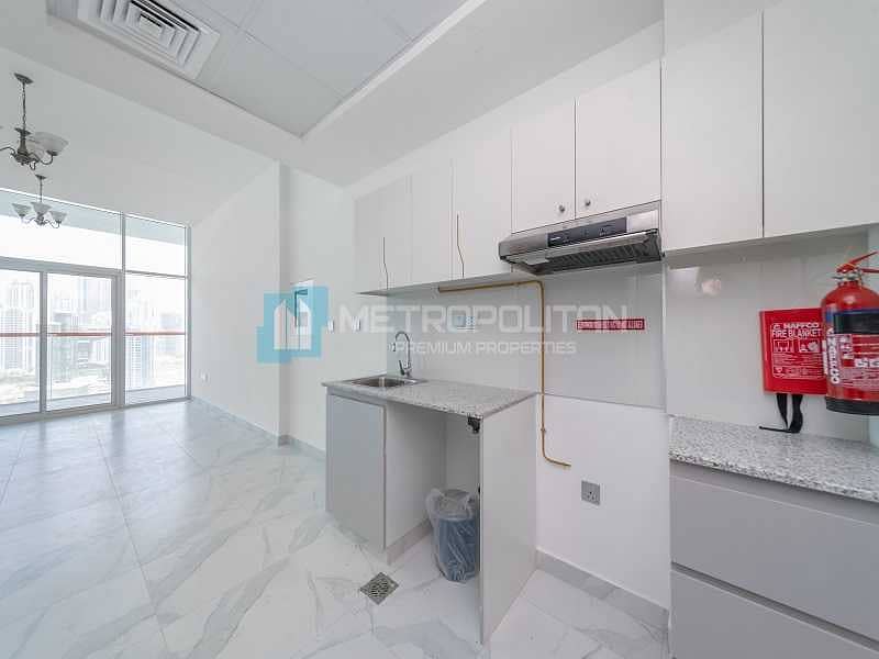 5 Canal and Burj View | Modern Unit | Large Balcony