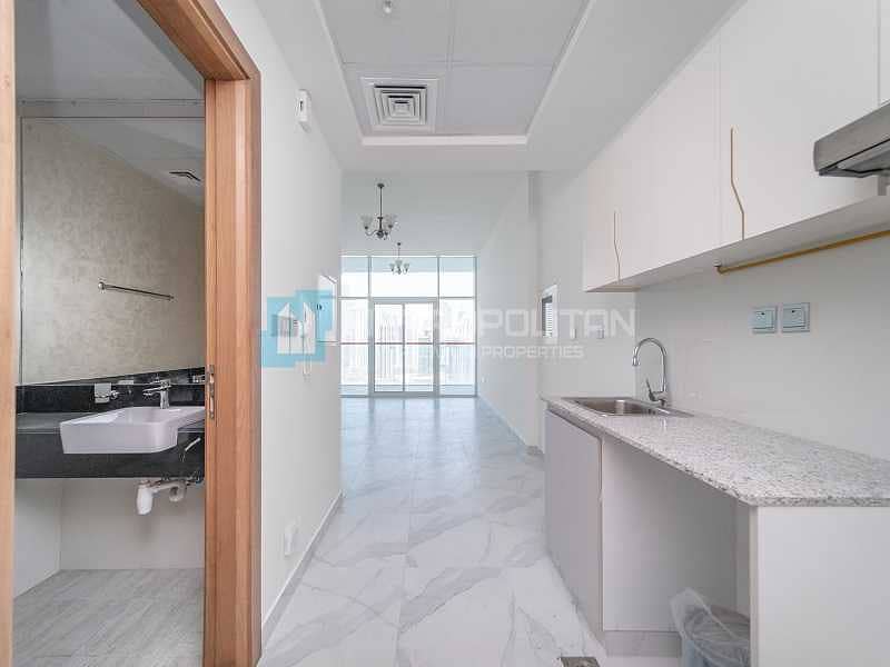 7 Canal and Burj View | Modern Unit | Large Balcony