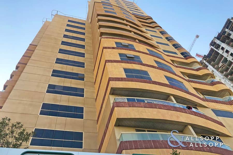 1 Bed | Vacant Now | Large 950 SQFT Layout 1 Bed | Vacant Now | Large 950 SQFT Layout