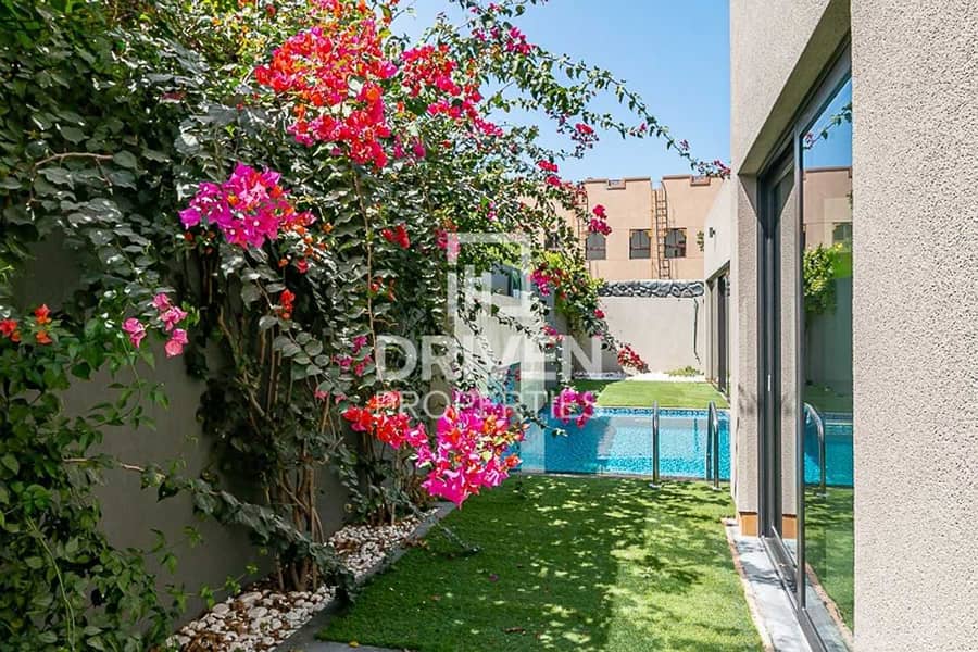 10 Contemporary | 3 bed Villa| with private pool