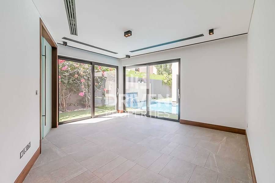 13 Contemporary | 3 bed Villa| with private pool