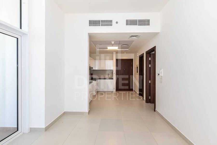 Brand New Apt and Spacious with Pool View Brand New Apt and Spacious with Pool View