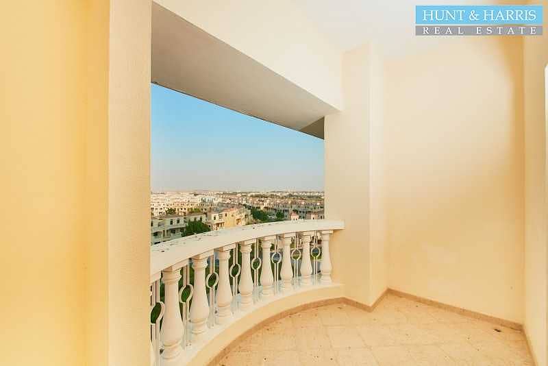 9 Fantastic View - Great Condition - Well Maintained Studio