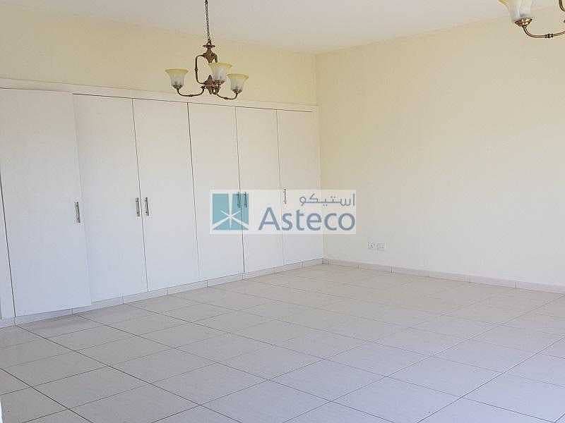 17 Well Maintain 3 bedroom Villa|Ready To Move In
