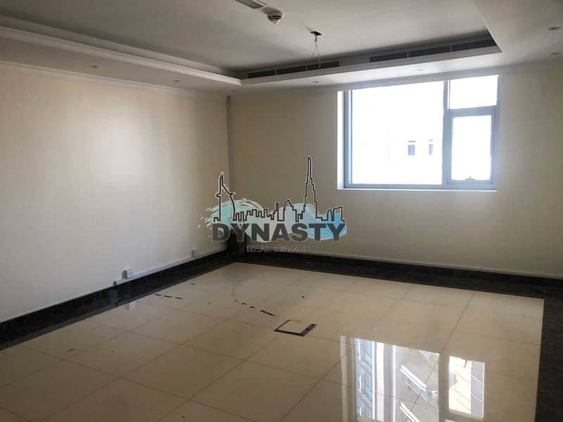 10 4 Parking Spaces | Fitted Office | High Floor