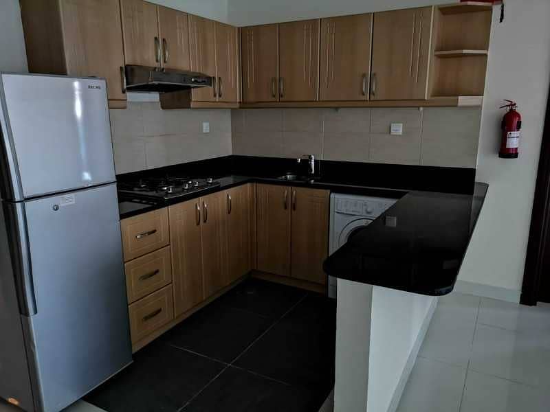 5 Fully Equipped Kitchen l Spacious Bright Apartment l Ready to Move