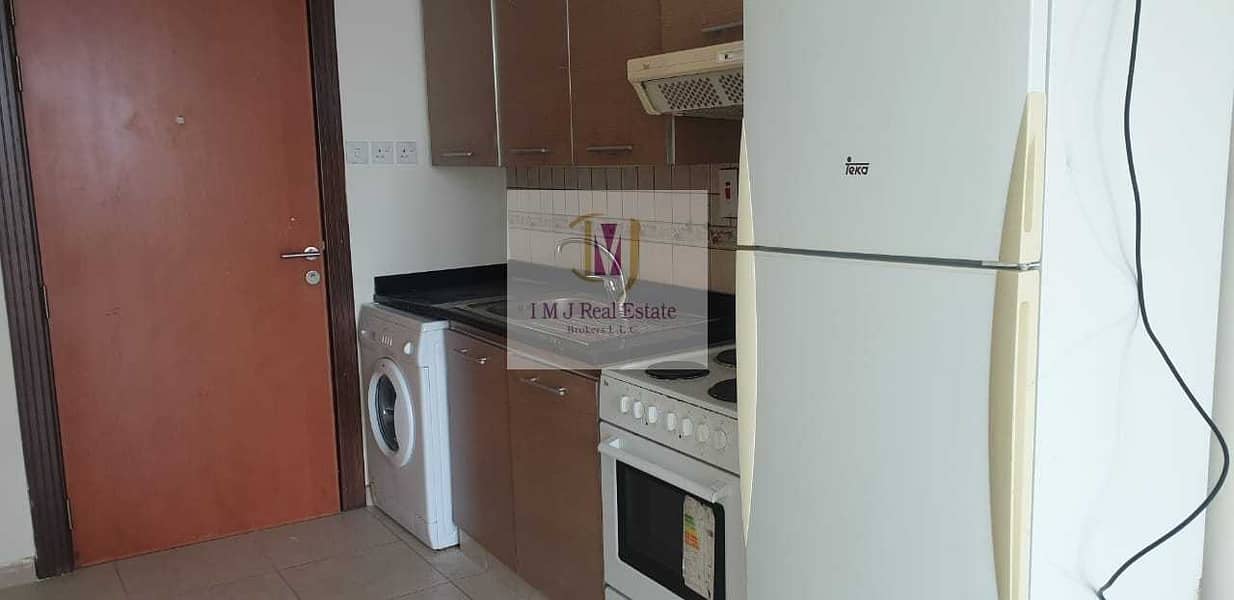 4 Well Maintained Studio with Kitchen Appliances