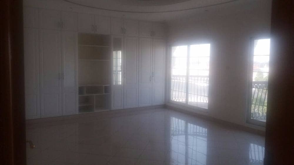 Spacious 5 Bedroom Villa At Barsha For Rent