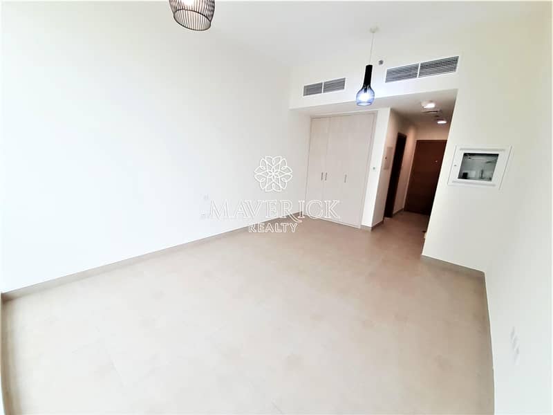 2 Huge Studio | Near Downtown | 6 Cheques