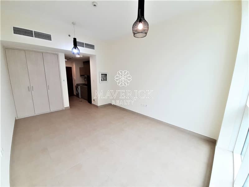 4 Huge Studio | Near Downtown | 6 Cheques