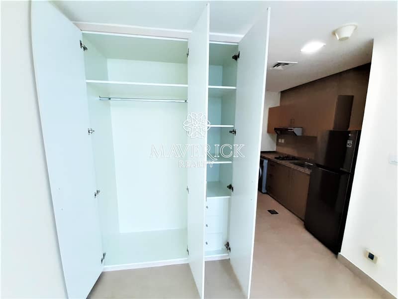 5 Huge Studio | Near Downtown | 6 Cheques