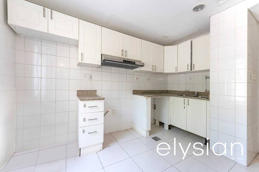 6 2 Bedroom | Corner Unit | Available Immediately