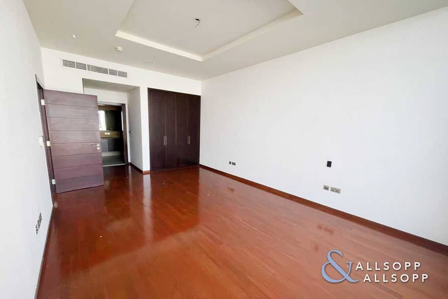 15 Sea View | Spacious and Bright | Vacant