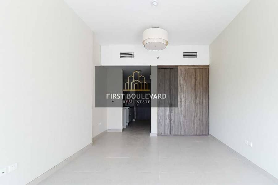 Spacious New Studio For Rent | SOL Avenue Business Bay