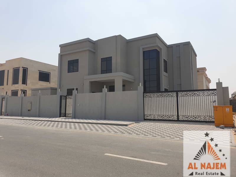 Selling a new villa with an external extension and central air conditioning with electricity and water in Al Hoshi area in Sharjah with the possibilit