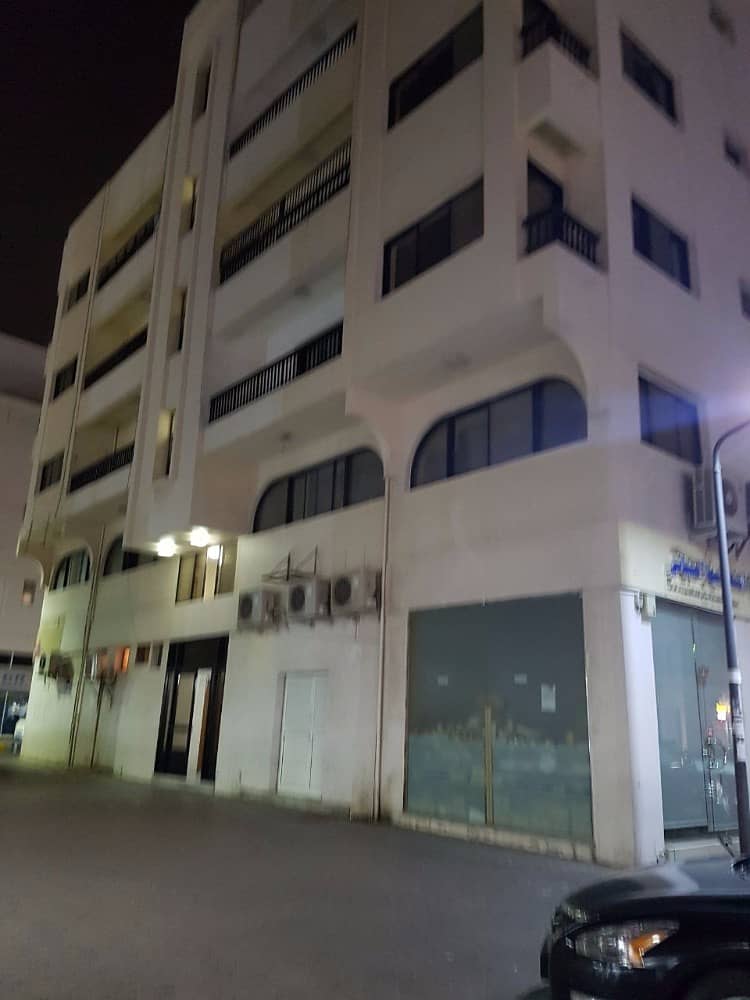 Office for rent  in  hamdan street