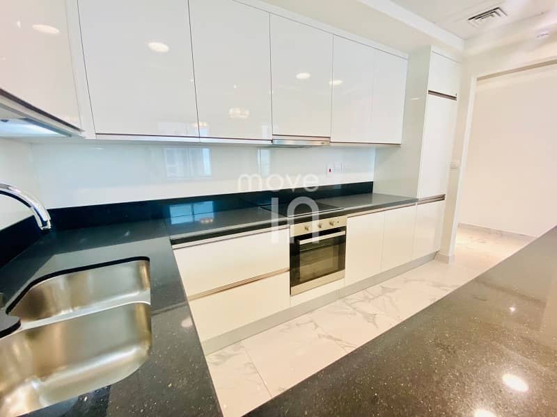 8 Fabulous Brand New - 3 Bed Apartment - High Floor