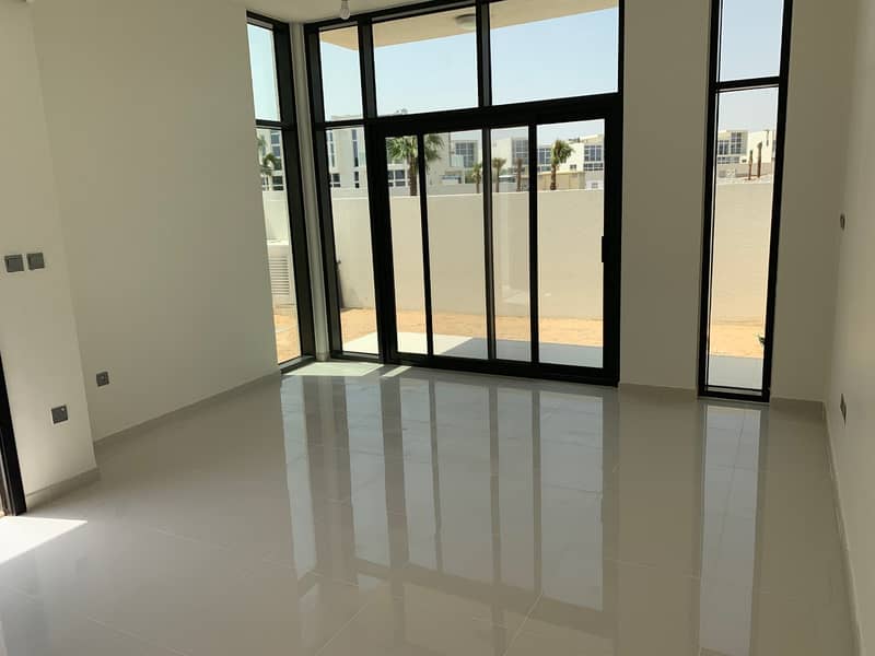 2 Spacious 3BR New Townhouse in Akoya Oxygen