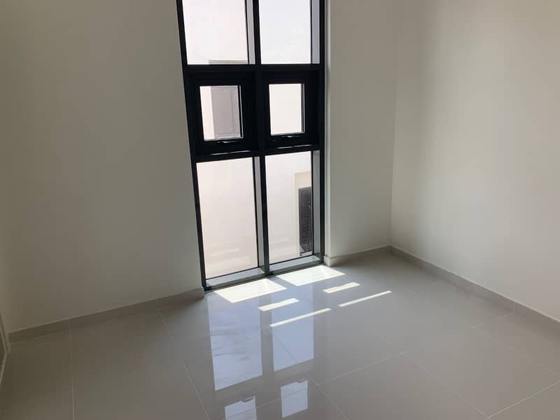 10 Spacious 3BR New Townhouse in Akoya Oxygen