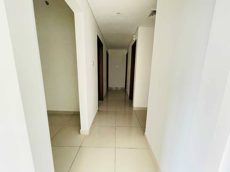 4 Elegant 2-BR | with all Amenities | 3 bathrooms | Wadrobes | University area