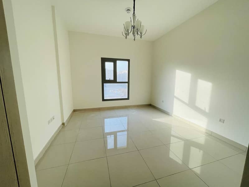 20 Elegant 2-BR | with all Amenities | 3 bathrooms | Wadrobes | University area