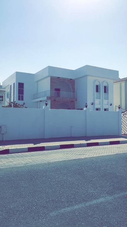 Villa For Sale In Al Falaj / Sharjah