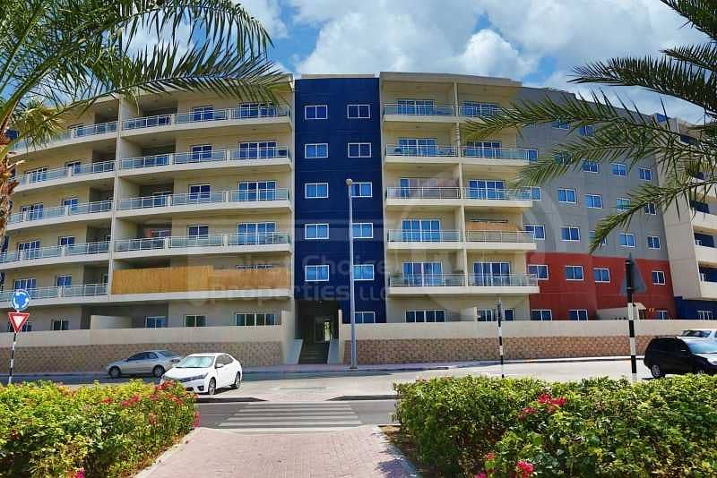 18 Vacant! Closed Kitchen Apartment in Reef