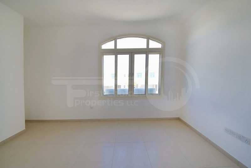 8 Rent a Comfortable 3BR Villa in Al Ghadeer