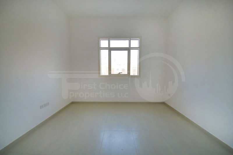 8 Lovely 2BR Terraced Flat w/ Rent Refund.
