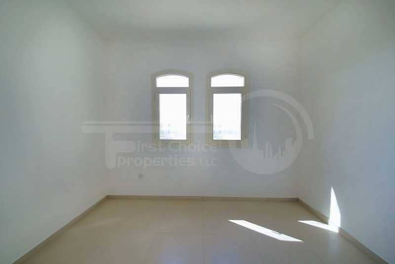 11 Rent a Comfortable 3BR Villa in Al Ghadeer