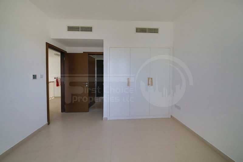 12 Rent a Comfortable 3BR Villa in Al Ghadeer