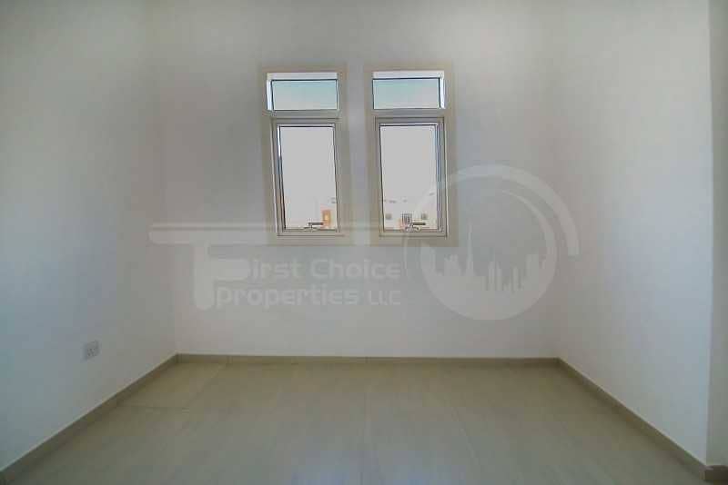 13 Lovely 2BR Terraced Flat w/ Rent Refund.