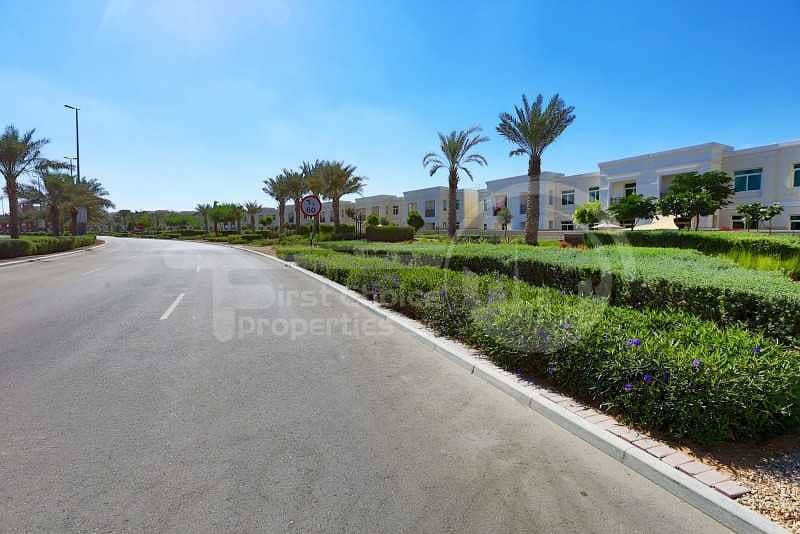 20 Rent a Comfortable 3BR Villa in Al Ghadeer