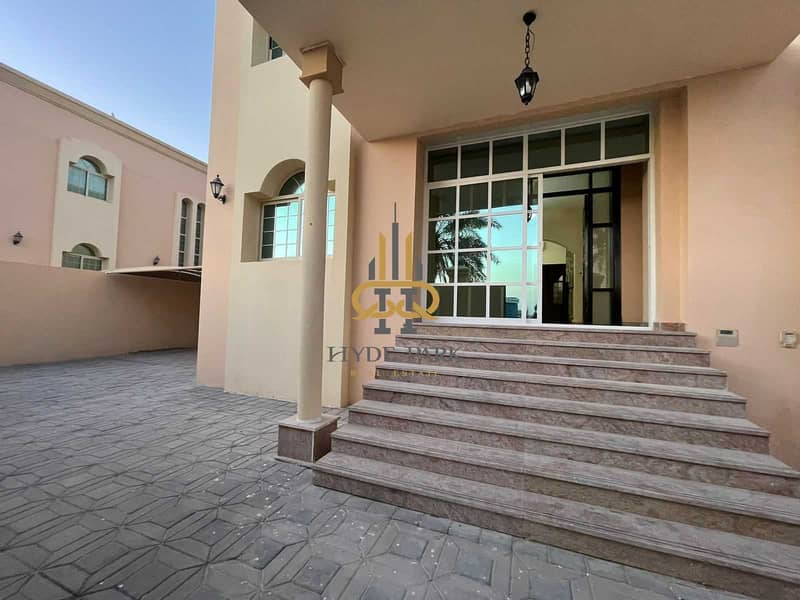 Elegant 5 Master BR Villa /Spacious Layout / Yard /Ready to move in