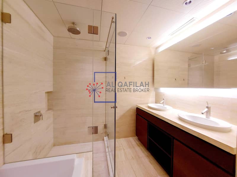 22 2br + Maid's Room| Sea And Difc View | Ready To Move In