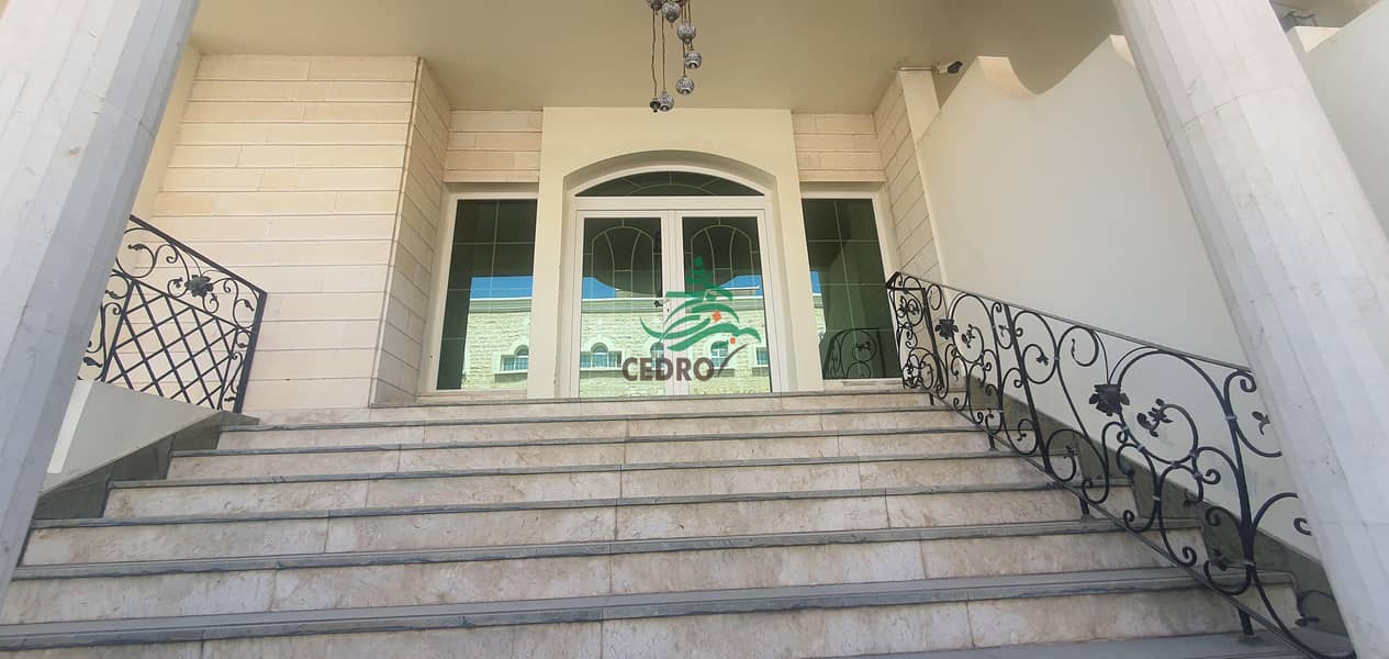 47 Spacious six bedrooms villa in khalidiya