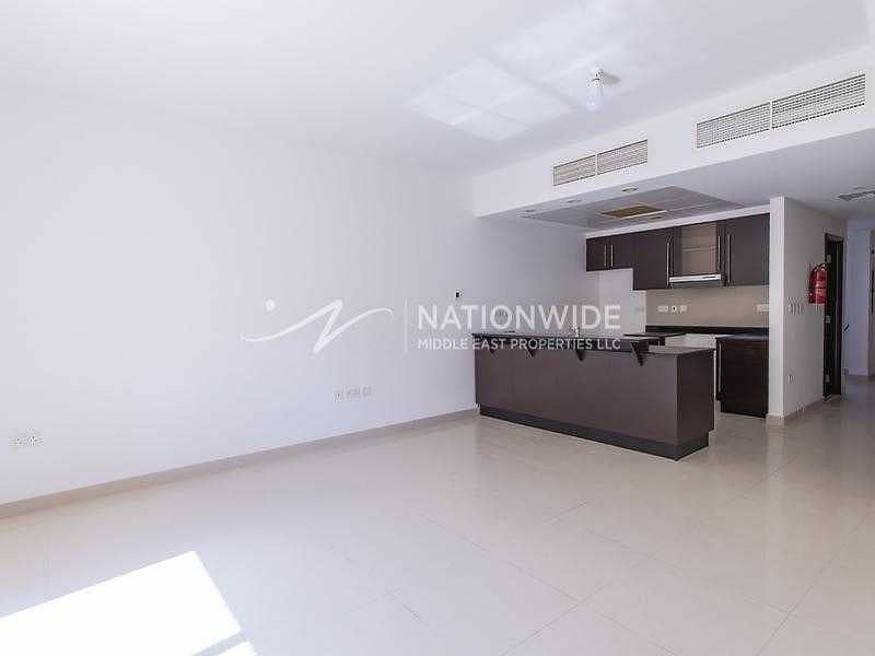 2 A Single Row Villa Located In A Friendly Area