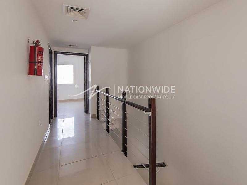 6 A Single Row Villa Located In A Friendly Area