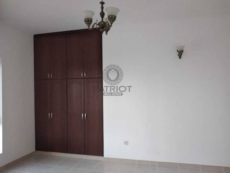 3 Cheapest studio l 5 min walk to metro l well maintained